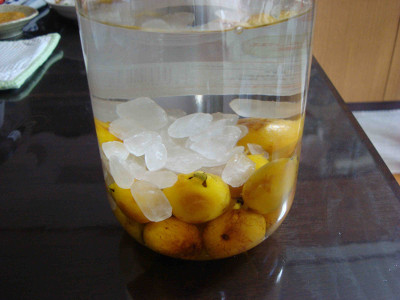 Yellow Strawberry Guava Liquor 2012