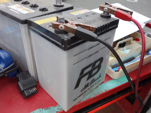 取り外したバッテリー