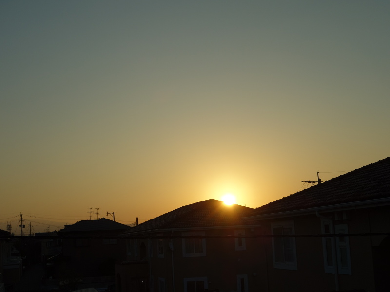 ベランダから見た早朝の東の空