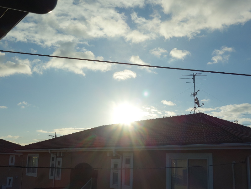 ベランダから見た早朝の東の空