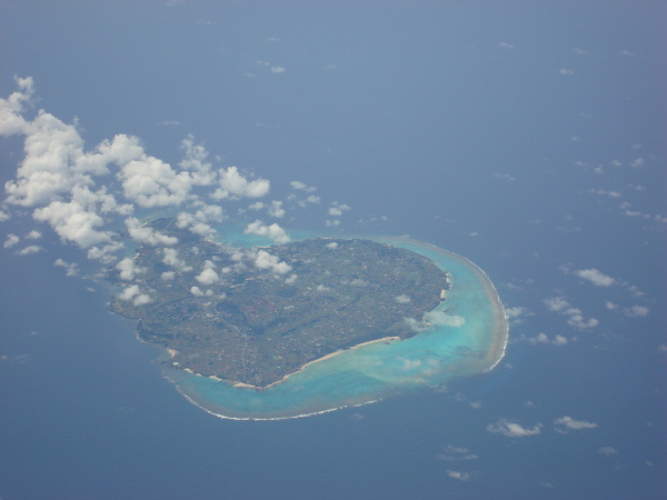 帰りの飛行機の中から見た喜界島
